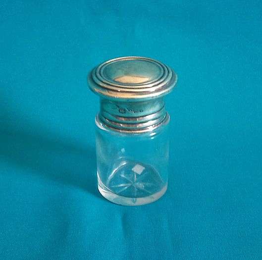 HALLMARKED BIRMINGHAM 1918 GLASS PERFUME BOTTLE