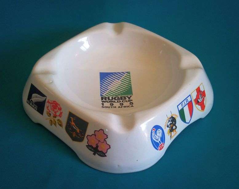 LARGE CERAMIC RUGBY WORLD CUP 1995 ASHTRAY