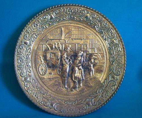 LOVELY VINTAGE ENGLAND MADE BRASS WALL PLAQUE