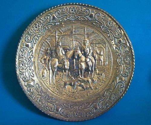 LOVELY VINTAGE ENGLAND MADE BRASS WALL PLAQUE
