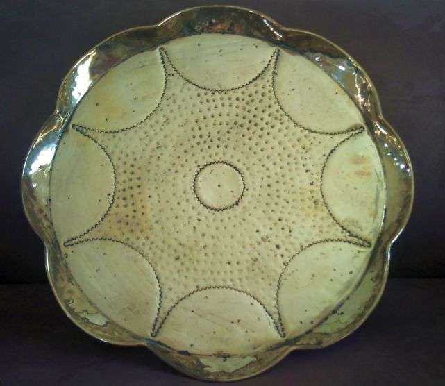 STUNNING LARGE BRASS TABLE TRAY