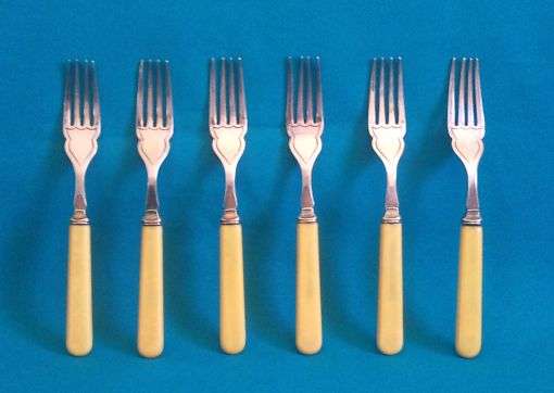 6 X BONE HANDLE FORKS