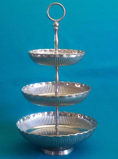 MOST BEAUTIFUL HEAVY SILVER PLATED CAKE STAND