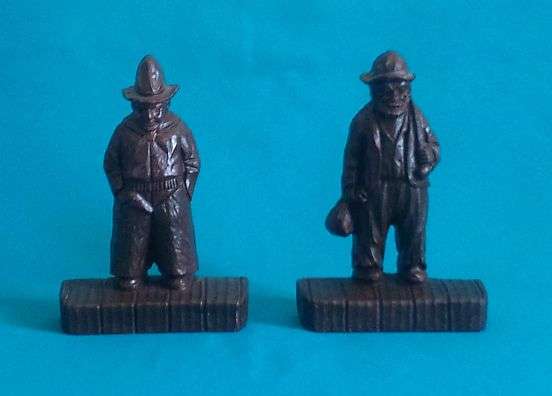 OLD PAIR OF SYROCO WOOD "VINTAGE MEN" BOOK-ENDS