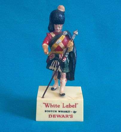 NICE DEWAR'S SCOTCH WHISKY "WHITE LABEL" ORNAMENT/ FIGURE