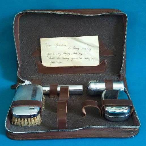 OLD ENGLAND SHAVING SET IN LEATHER TYPE CASE