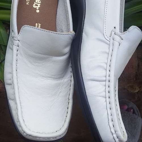 Ladies White Grass Hoppers size 3