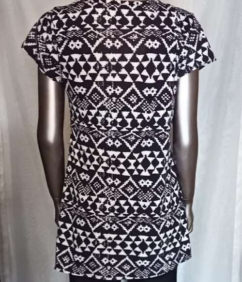 Brown and White Top size Large