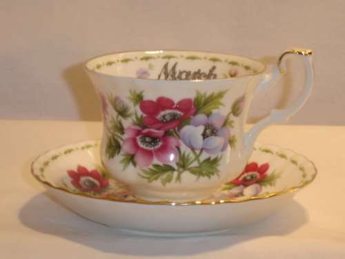 ROYAL ALBERT CUP & SUCER FLOWER OF THE MONTH SERIES "ANEMONES" MARCH