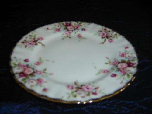 ROYAL ALBERT  "COTTAGE GARDEN" TEA PLATE