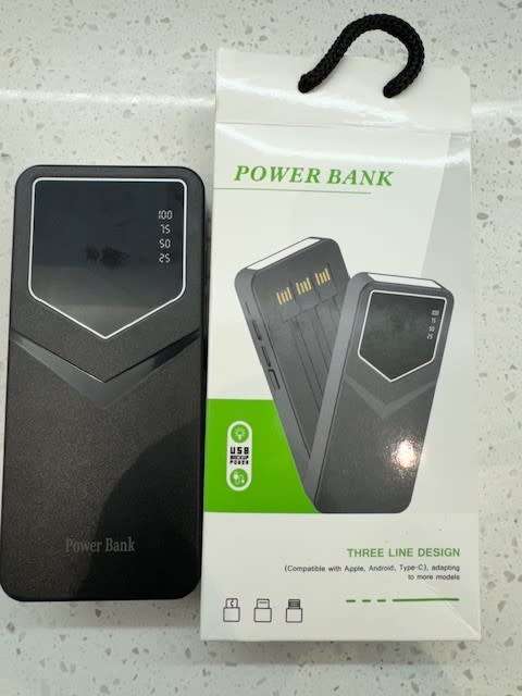 20000mah Power bank including USB cables and charge indication