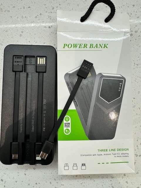 20000mah Power bank including USB cables and charge indication