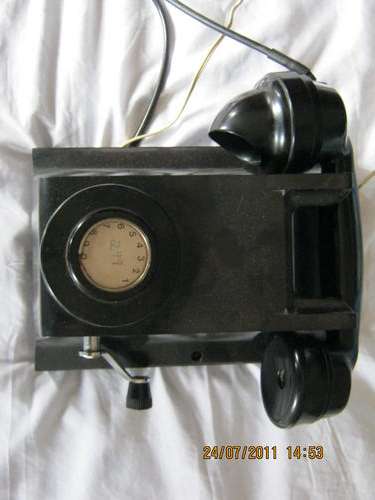 ANTIQUE WALL MOUNTED TELEPHONE