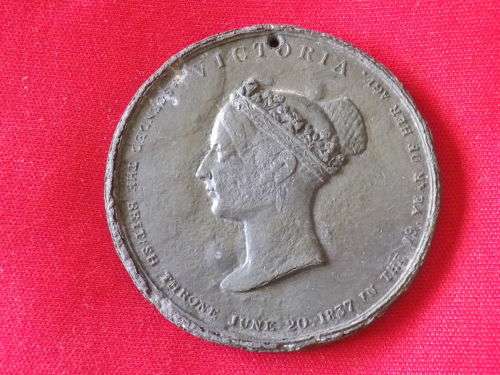CORONATION OF QUEEN VICTORIA  - 28 JUNE 1838  - COMMEMORATIVE MEDALLION