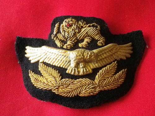 RHODESIA AIR FORCE JUNIOR OFFICER CAP BADGE - GILT + BULLION WIRE ON PADDED FELT - UDI PERIOD