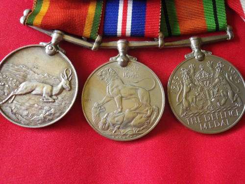 GREAT BRITAIN / SOUTH AFRICA - WW II MEDAL GROUP - TO BAREND MARTINUS ESTERHUIZEN