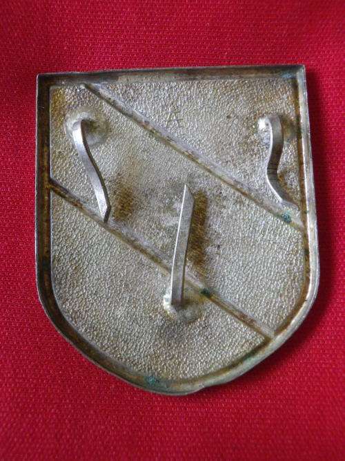 GERMANY -  GERMAN AFRIKA CORPS WW II PITH HELMET TRICOLOR BADGE - NO PAINT
