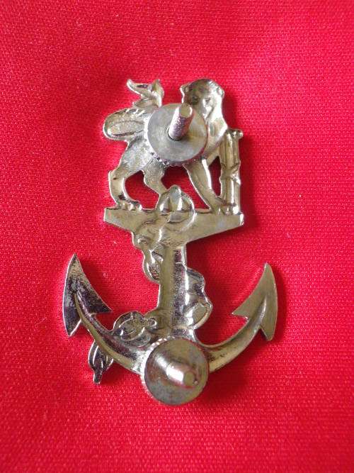 SA NAVY CADETS CHROMED BERET BADGE - BORDER WAR PERIOD DINNES 1162