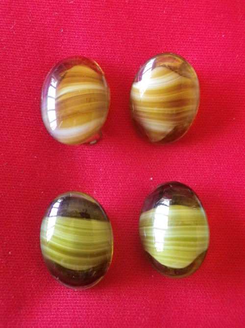 2 PAIRS OF  VINTAGE CLIP ON EARINGS