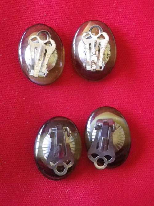 2 PAIRS OF  VINTAGE CLIP ON EARINGS