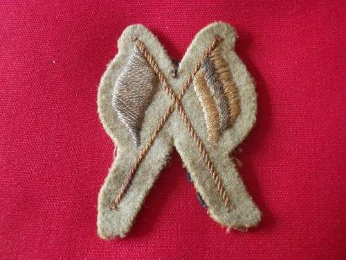 GREAT BRITAIN & COLONIAL - SIGNALLER CLOTH EMBROIDERED TRADE BADGE WW2 ERA - SOME FADING