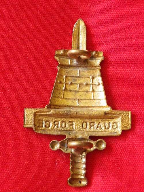 RHODESIA - GUARD FORCE BRASS CAP BADGE - 1975-1980 / UDI