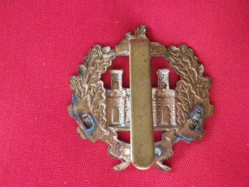 3814- GREAT BRITAIN - THE ESSEX REGT.  BM CAP BADGE 1908-58