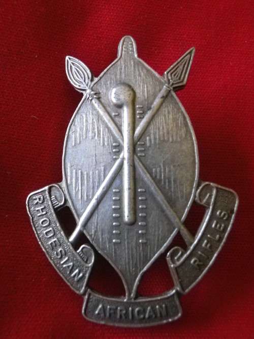 RHODESIAN AFRICAN RIFLES  -  OFFICERS SILVER SLOUCH HAT BADGE -MADE LOCALLY - SEE BELOW  (4326)