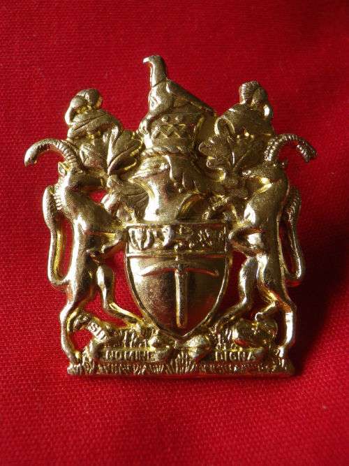 RHODESIAN ARMY - WO1 GOLD ANODISED WRIST BADGE - UDI PERIOD - (4568)