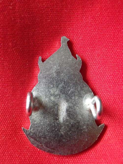 RHODESIAN DEFENCE REGT. CHROME + ENAMEL CAP BADGE -1978 ONLY   (4561)