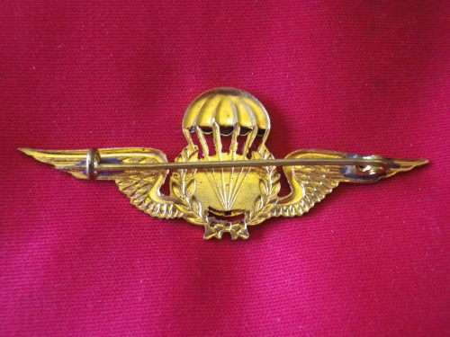 PORTUGAL - PARACHUTE QUALIFICATION BI/M+ENAMEL WINGS , 3RD PATTERN       (94)