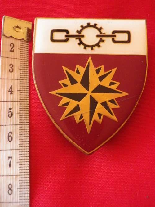 SANDF - 1 MAINTENANCE UNIT / SPECIAL FORCES SUPPORT UNIT METAL SHOULDER FLASH  -(29)