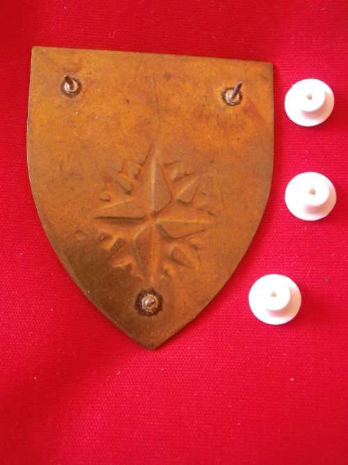 SANDF - 1 MAINTENANCE UNIT / SPECIAL FORCES SUPPORT UNIT METAL SHOULDER FLASH  -(29)