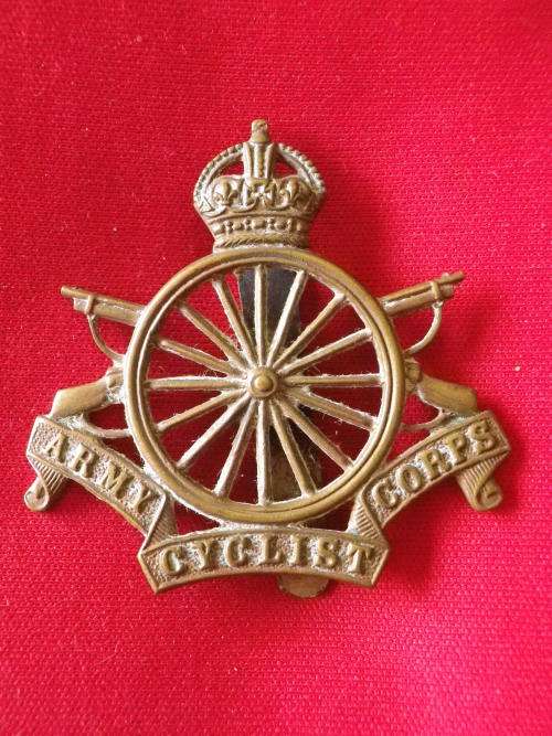 GREAT BRITAIN - ARMY CYCLIST CORPS. - BRASS CAP BADGE WW1  -    (4723)