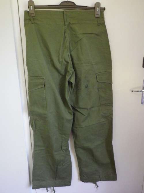 RHODESIAN SAS ISSUE "FRELIMO GREEN" LONGS FOR USE IN MOZAMBIQUE OPS. DURING BUSH WAR  (4682)