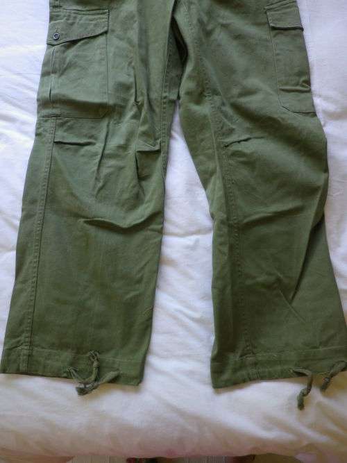 RHODESIAN SAS ISSUE "FRELIMO GREEN" LONGS FOR USE IN MOZAMBIQUE OPS. DURING BUSH WAR  (4682)