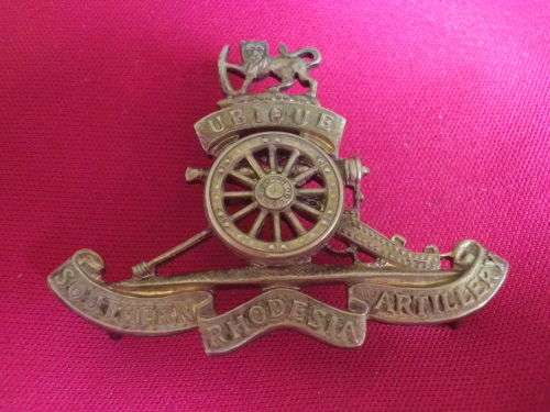 SOUTHERN RHODESIA ARTILLERY  - BRASS  HEADDRESS BADGE     (V168)