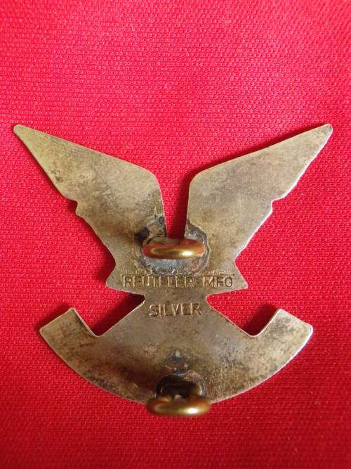 RHODESIA - SELOUS SCOUTS  OFFICERS SILVER  BERET BADGE - SEE MORE COMMENT BELOW  (V161)