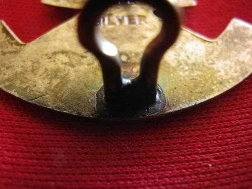 RHODESIA - SELOUS SCOUTS  OFFICERS SILVER  BERET BADGE - SEE MORE COMMENT BELOW  (V161)