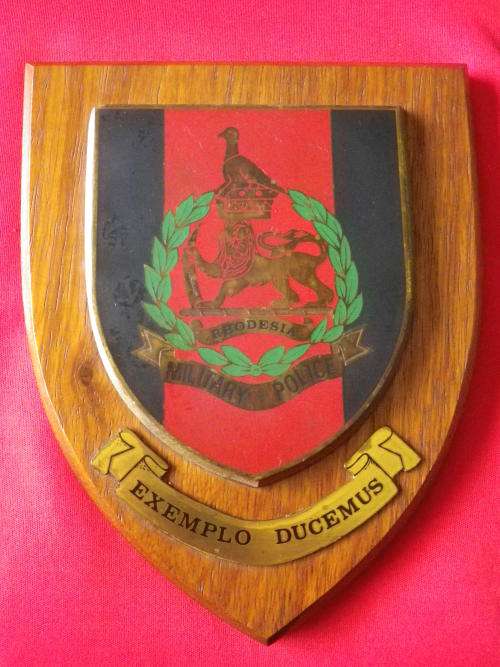 RHODESIAN CORPS OF MILITARY POLICE PLAQUE  - MINOR TARNISH  (4697)