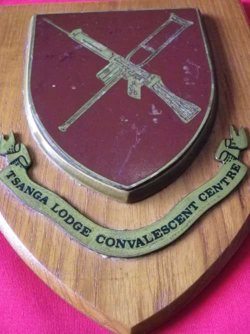 RHODESIA - TSANGA LODGE CONVALESCENT CENTRE PLAQUE  - UDI PERIOD   (4690)