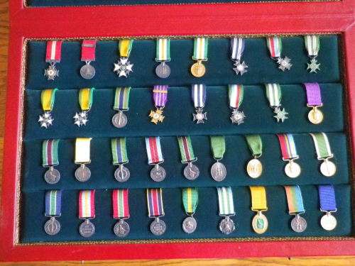 "RHODESIAN HONOURS & AWARDS" - REUTELER SET NO 456 -  34 MINIATURE MEDALS IN ORIGINAL CASE - (4766)