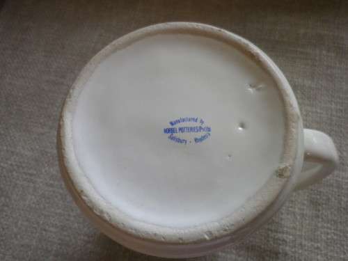 SELOUS SCOUTS "THE WALKING ARMPIT" BEER MUG.   CARTOONIST VIC MACKENZIE (4843)