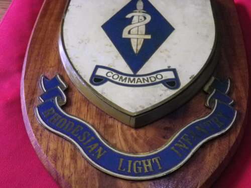 RHODESIAN LIGHT INFANTRY - 2 COMMANDO  PLAQUE - UDI PERIOD - SOME DISCOLOURATION  ( 4853)