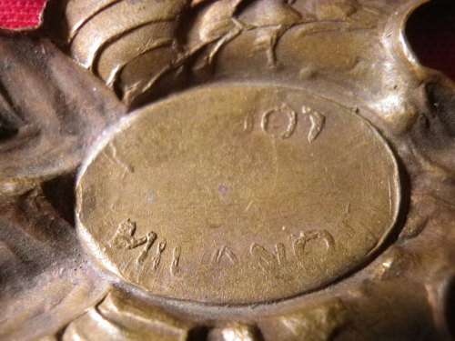 ITALIAN WW2 COLONIAL POLICE / PAI OFFICERS HELMET PLATE - HEIGHT 76.5mm / 3" -  WIDTH 47.5mm (4965)