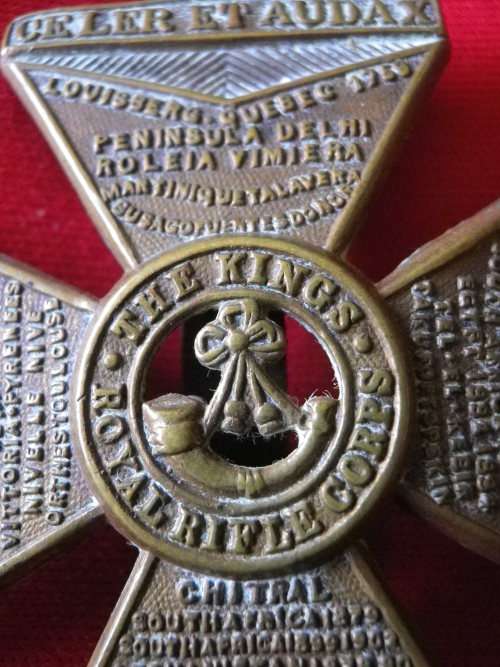 GREAT BRITAIN - KINGS ROYAL RIFLE CORPS KC  BRASS CAP BADGE, AS WORN WW1  (2126)