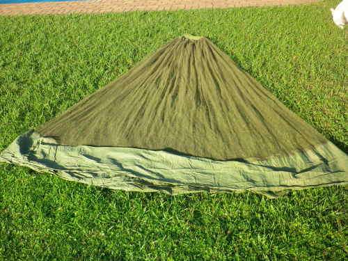 RHODESIAN ARMY ISSUED MOSQUITO NET -  IN GOOD CONDITION  (5028)