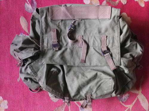 RHODESIAN RUCKSACK AS USED IN BUSH WAR - STRESSED / WELL USED!  (5029)