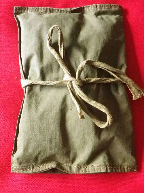 RHODESIAN ARMY - FIELD SEWING KIT  (HOUSEWIFE!!) WITH ORIGINAL CONTENTS- SEE PICS (5138)