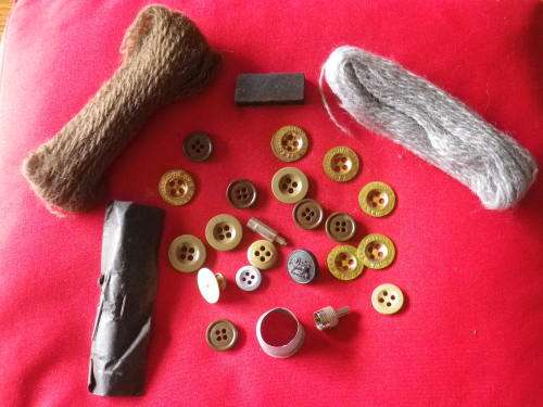 RHODESIAN ARMY - FIELD SEWING KIT  (HOUSEWIFE!!) WITH ORIGINAL CONTENTS- SEE PICS (5138)